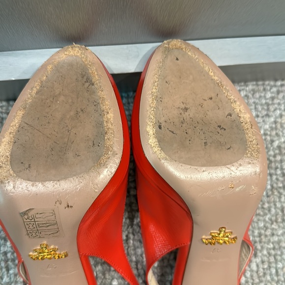 Prada slingback red shoes. Barely worn - Picture 5 of 6